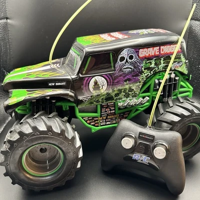 New Bright 1:15 Scale Radio Control Monster Jam - Grave Digger - Bild 1 von 4