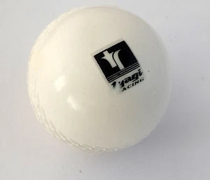 4 x Wind Cricket Soft Ball Training Coaching 5.5oz Senior Practice - White color - Picture 1 of 3