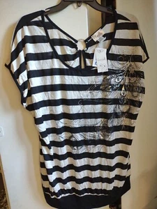 Blusa Mujer Lavish Plus 2X Negro Blanco a Rayas Plata Pluma de Pavo Real Informal Nueva con Etiquetas - Imagen 1 de 4