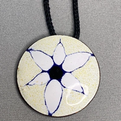 Collar colgante vintage francés esmalte cobre bufanda hebilla cinturón Francia Foto 1 de 4