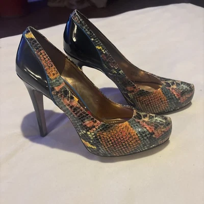 Salto alto feminino BCBGeneration estampa de pele de cobra 9,5 - Imagem 1 de 4