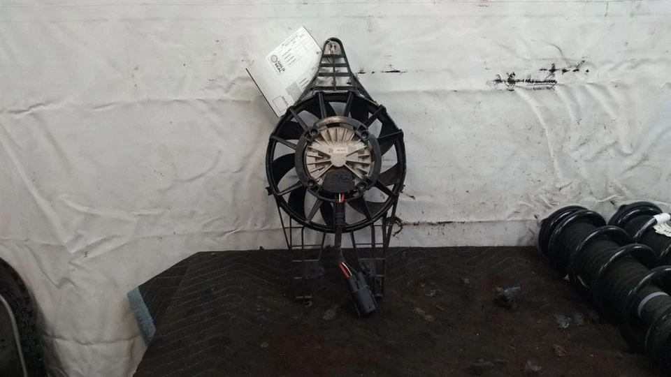 22 Chevrolet CORVETTE Radiator Fan Motor Passenger Right Rear 2534515 - Image 1 of 4