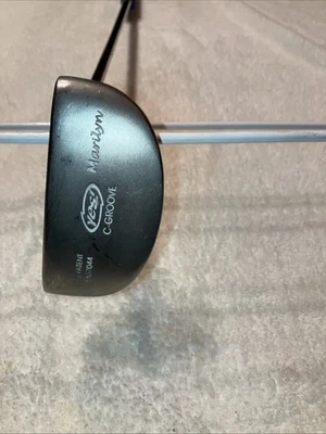 Ladies Yes! C -Groove Marilyn Putter Right Handed Golf Pride Grip 32” - Image 1 of 4
