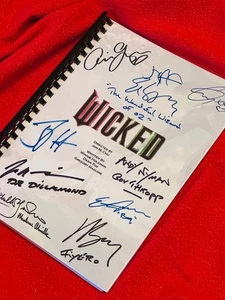 Wicked Movie Script, Cast Printed Signatures, Signed, Gift, Film  - Picture 1 of 5