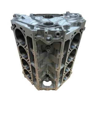 GM Chevrolet LS6 5.7L Aluminum Engine Bare Block 12561168 Bore Size 3.918" Foto 1 de 4