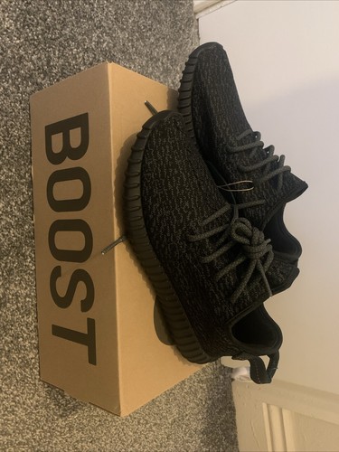 Adidas Yeezy 350 Pirate nere nuove di zecca