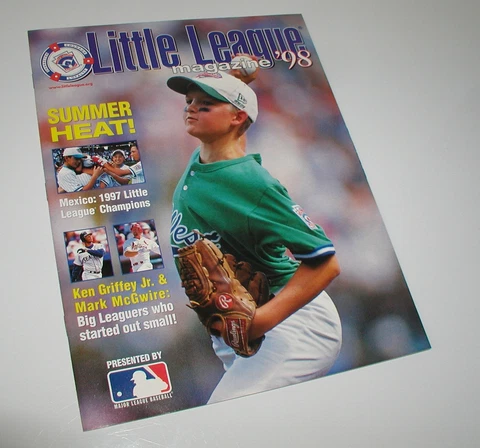 1998 OFFICIAL LITTLE LEAGUE MAGAZINE WITH MARK MCGWIRE POSTER INSIDE Cover