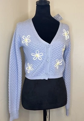 Suéter Extra Pequeño Azul Margarita Sauce y Viento Nuevo Con Etiquetas Foto 1 de 4