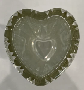 FTDA 1982 Clear Glass Heart Shaped Vase 7 1/2" Columnar Vintage Bud Vase - Picture 1 of 8