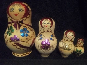 Juego de 4 muñecas rusas de madera N Sting - Imagen 1 de 6