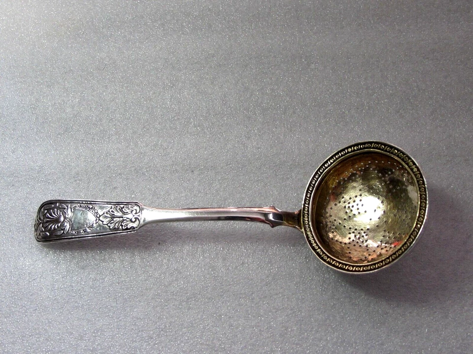 COLADOR DE TÉ PLATA RUSO 1832 SAN PETERSBURGO, IMPERIO, 84/875 ESTÁNDAR Foto 1 de 4