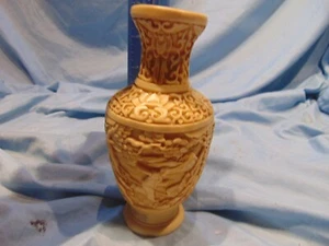 Chinoiserie Oriental Vase Carved Resin Scenic Made / Italy - Picture 1 of 6