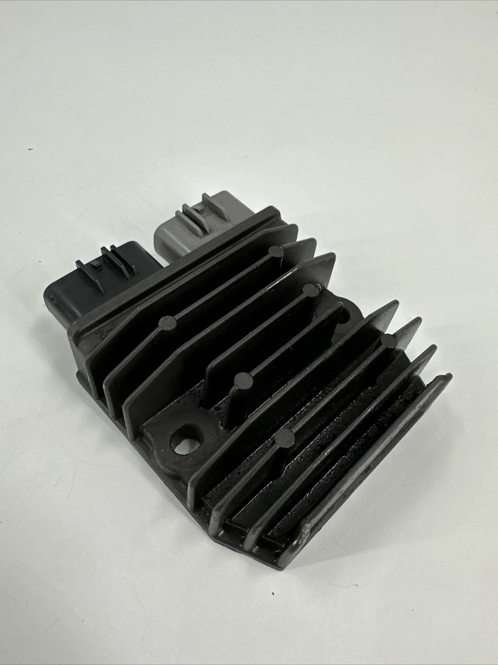 ducati hypermotard 821 voltage regulator rectifier 2013 to 2015 #D46 — 第 1/4 张图片