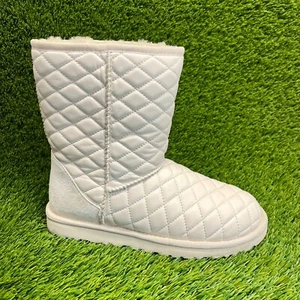 UGG Classic Short II Quilted Womens Size 8 Ivory Classic Outdoor Pull On Boots - Picture 1 of 10