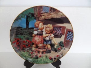 Danbury Mint 1992 Hummel Collector's Plate Little Companions "Squeaky Clean" - Picture 1 of 7