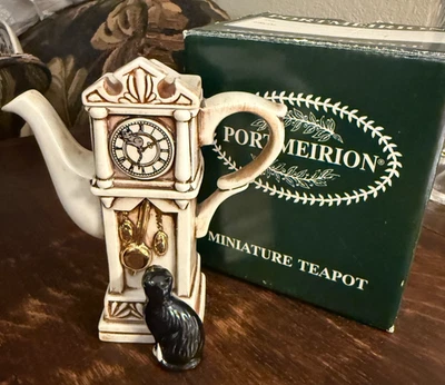 Paul Cardew Grandfather Clock with Black Cat Miniature Teapot 5" Mint in Box - Image 1 of 4