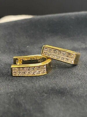 Pave 1.15 Cts Princess Shape Diamonds Hoop Earrings In 750 Stamped 18Karat Gold - Image 1 of 4