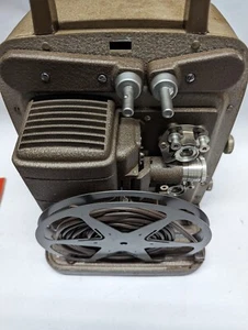 Proiettore VINTAGE Bell & Howell 254R Monterey 8 mm anni '50 - Foto 1 di 6