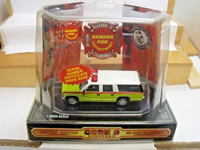 CÓDIGO 3, "DEPARTAMENTO DE BOMBEROS DE NEWARK", SURBURBAN, NUEVO ESTADO PAQUETE SIN ABRIR Foto 1 de 3