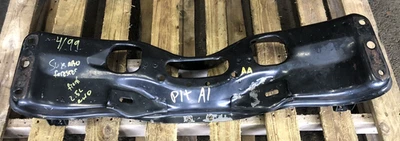 Subaru Forester 1998-2000 travesaño delantero subchasis cuna miembro K Foto 1 de 4