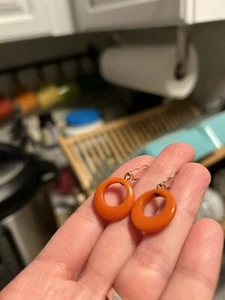 ๐งก Vintage Bakelite Dangle Hoop Earring Orange ๐ Persimmon Peach Pierced Tested - Picture 1 of 9