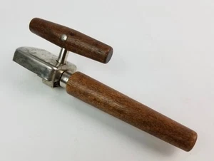 Apriscatole vintage Edlund Co. torsione manuale noce metà secolo moderno - Foto 1 di 8