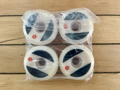 Ruedas de monopatín blancas Powell Peralta T-Bones años 80 67 mm 95a NOS Foto 1 de 2