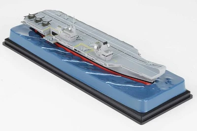 Corgi 1/1250 Queen Elizabeth-class Aircraft Carrier HMS Queen Elizabeth Royal - Image 1 of 2