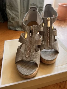 Michael Kors RRP £110 Size UK 5 Damita Gold Heeled Wedges - Picture 1 of 11