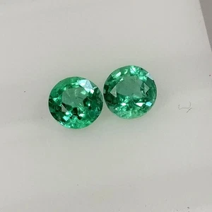 0.59ct Natural Emerald round 4.3mm nice green good luster matching pair - Picture 1 of 4
