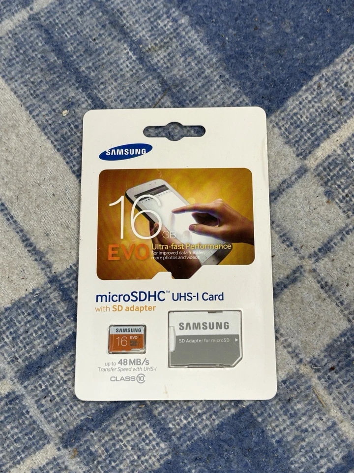 Samsung 16 GB Evo MicroSDHC UHS-I Grade 1 Class 10 Memory Card with SD - Image 1 of 2