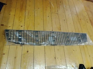 Original Neu Renault Modus Steinschild Kühlergrill 8200665823 - Bild 1 von 3
