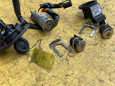 Peugeot 206 1.4 8v  Ignition Switch,Key fob,2 front doors locks,tank cover, - Image 1 of 4
