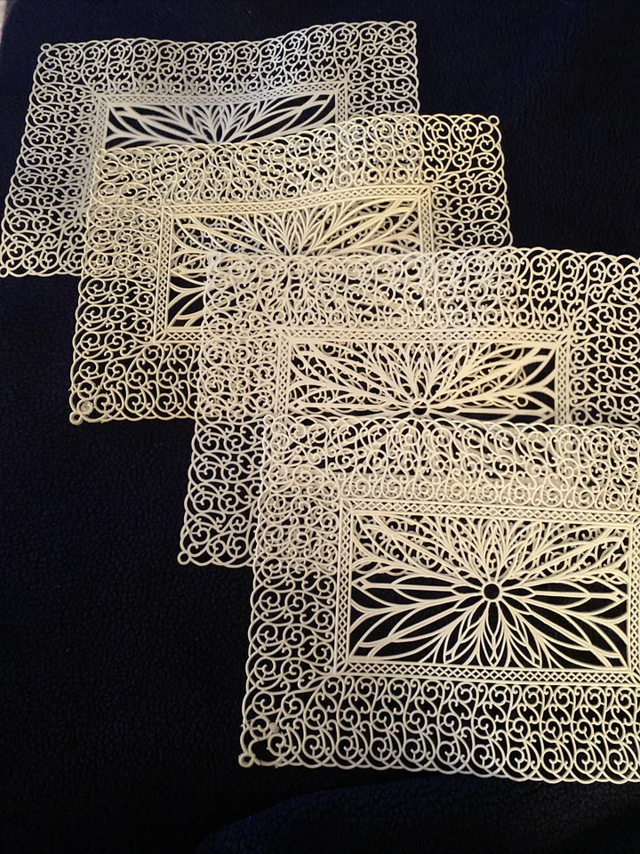 复古套装 可收藏 4 中美分白色塑料花边垫子 原装 PKG! — 第 1/4 张图片