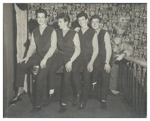 Y1378/ The Green Ginger Fou Autogramm UK-Beatband Foto ca.1965 - Bild 1 von 2