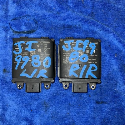 Rear L an R Blind Spot Radar Monitor Sensor Model SRR3-B OEM Ford Mustang 2020 - Imagen 1 de 4