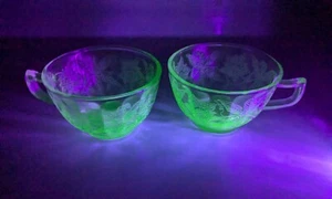 Jeanette Floral Poinsetia Green Depression Glass Cups Set Of 2 - Picture 1 of 11