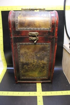 Soporte de madera para 2 botellas de vino uvas en relieve rojo cereza Foto 1 de 4