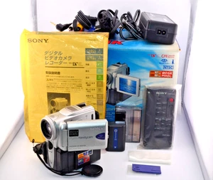 NEAR MINT Sony DCR-PC101 Mini DV Camcorder Digital Video Camera Japanese only - Picture 1 of 11
