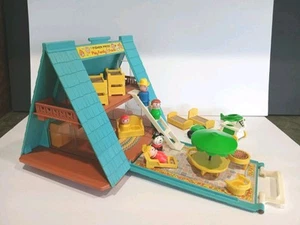 Casa con marco Fisher-Price Play Family Little People "A" #990 1972 vintage - Imagen 1 de 19