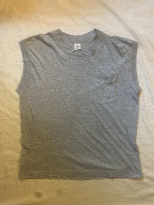 Vintage 80s Grey Sleeveless Pocket T Shirt Fruit Of The Loom Single Stitch - Image 1 of 4