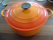 Casseruola in ghisa arancione vulcanico Le Creuset vintage taglia E 24 cm