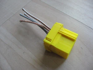 Volvo VNL AMP 968971-1  Connector w/ Wiring for Chassis Control Module #M266LU - Picture 1 of 5