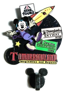 DISNEY PIN / MICKEY MOUSE IN SPACE TOMORROW LAND & BEYOND 1st RELEASE 2010 - Picture 1 of 3