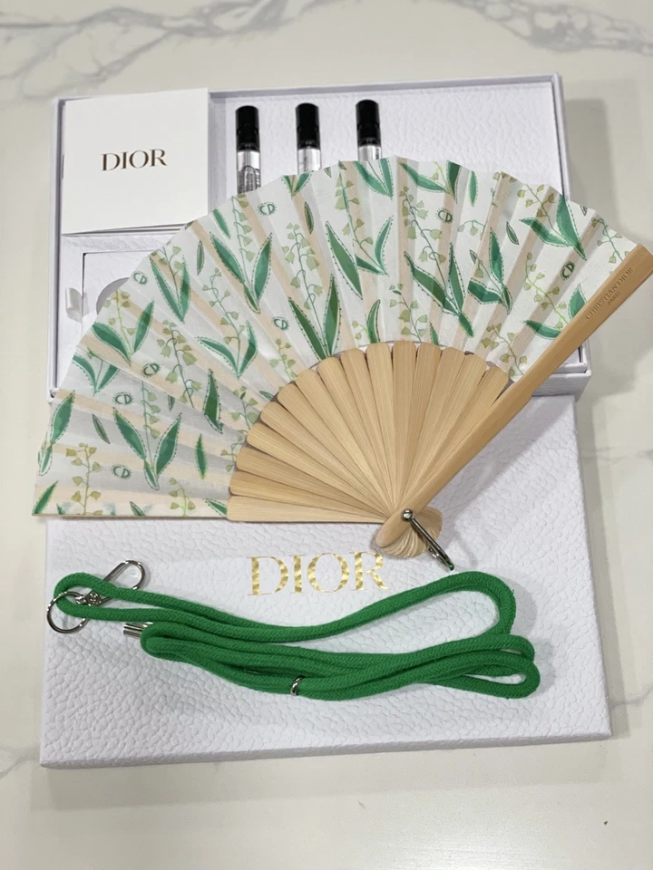Набор вентиляторов Dior Beauty GWP с 3 флаконами Lucky 🍀 духи. В коробке - Изображение 1 из 3