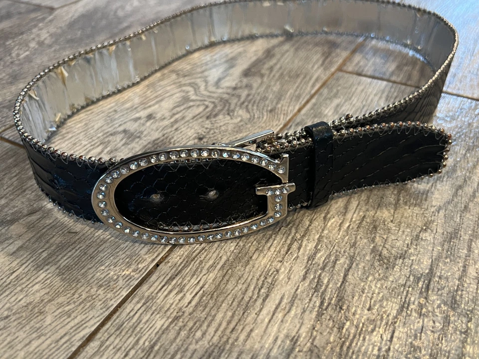 Cinturón de cuero Guess estrás Bling Y2K años 90 80 hebilla tachonada negro occidental Foto 1 de 4