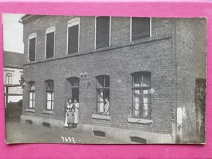 Foto AK unbekannter Ort eventuell Köln Mülheim ?? Frauen Gebäude gelaufen 1913 - Picture 1 of 3