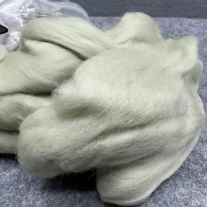 Merino Wool Spinning Felting Wool Roving Fiber Celery Green 162g Mohair & More - Picture 1 of 4