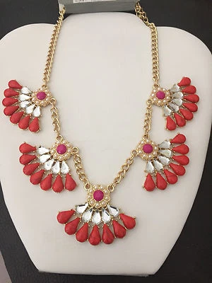 DECLARACIÓN Collar con Piedras Acrílicas FAUX Coral y NARANJA PERLA Collar Abanico Foto 1 de 3