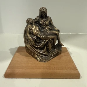 Statua Pietà scultura bronzo fuso a freddo Michelangelo replica Gesù Cristo Maria - Foto 1 di 7
